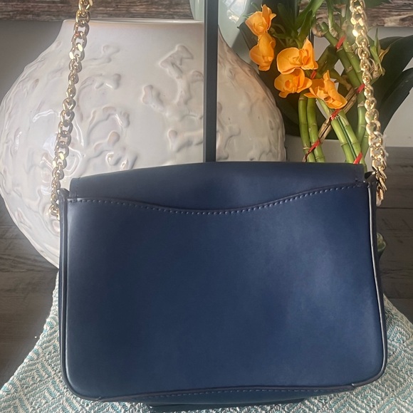 Michael Kors Cross Body (Blue) w/Gold Hardware. - Picture 9 of 9